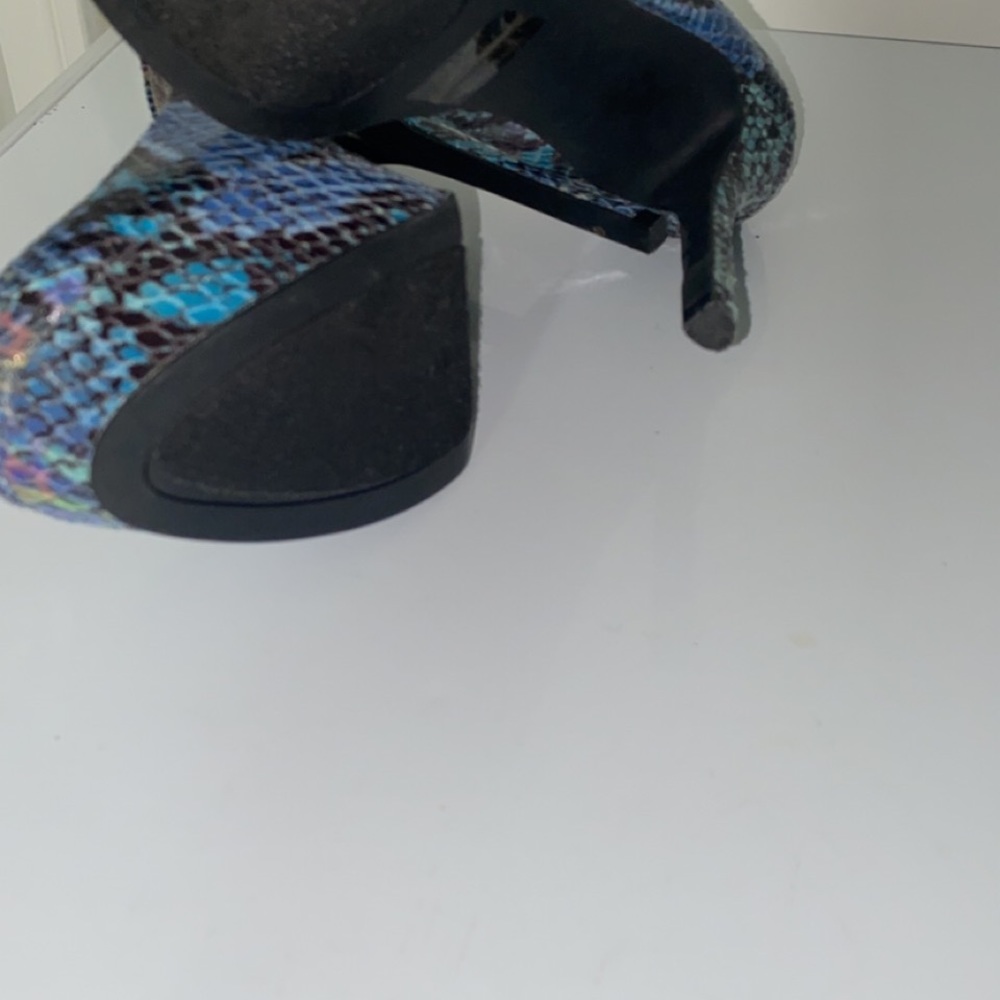 Pump - Picture 2 of 4